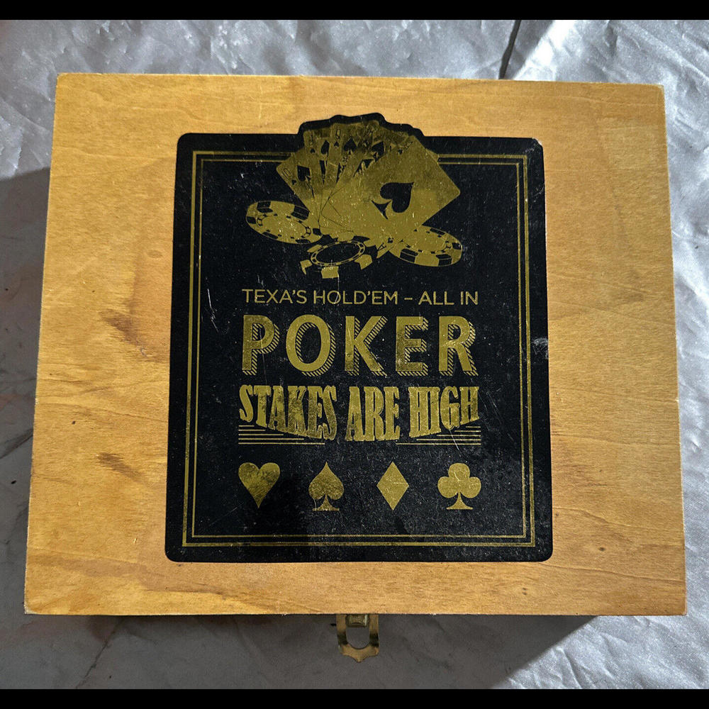 New Deluxe Wood Poker Set